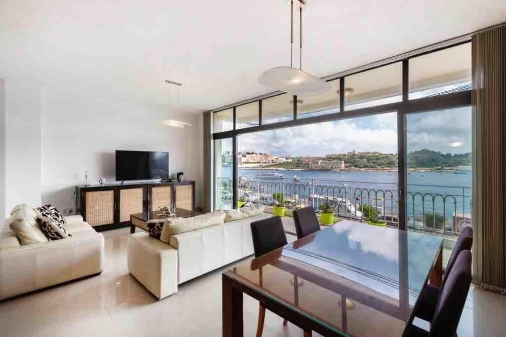 Апартаменты Spectacular Sea View In The Heart Of